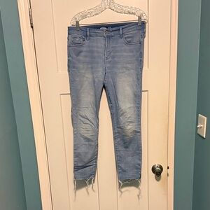 Old Navy Light Blue Cropped Jeans